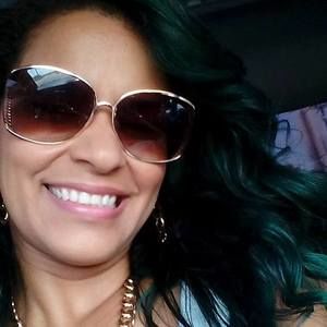 Meet your Posher, Larissa